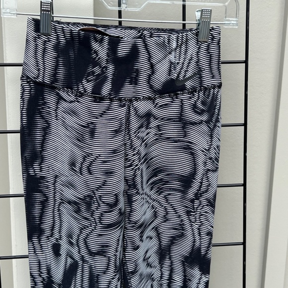 Women's Nike Dry-Fit Leggings- XS - Picture 13 of 13